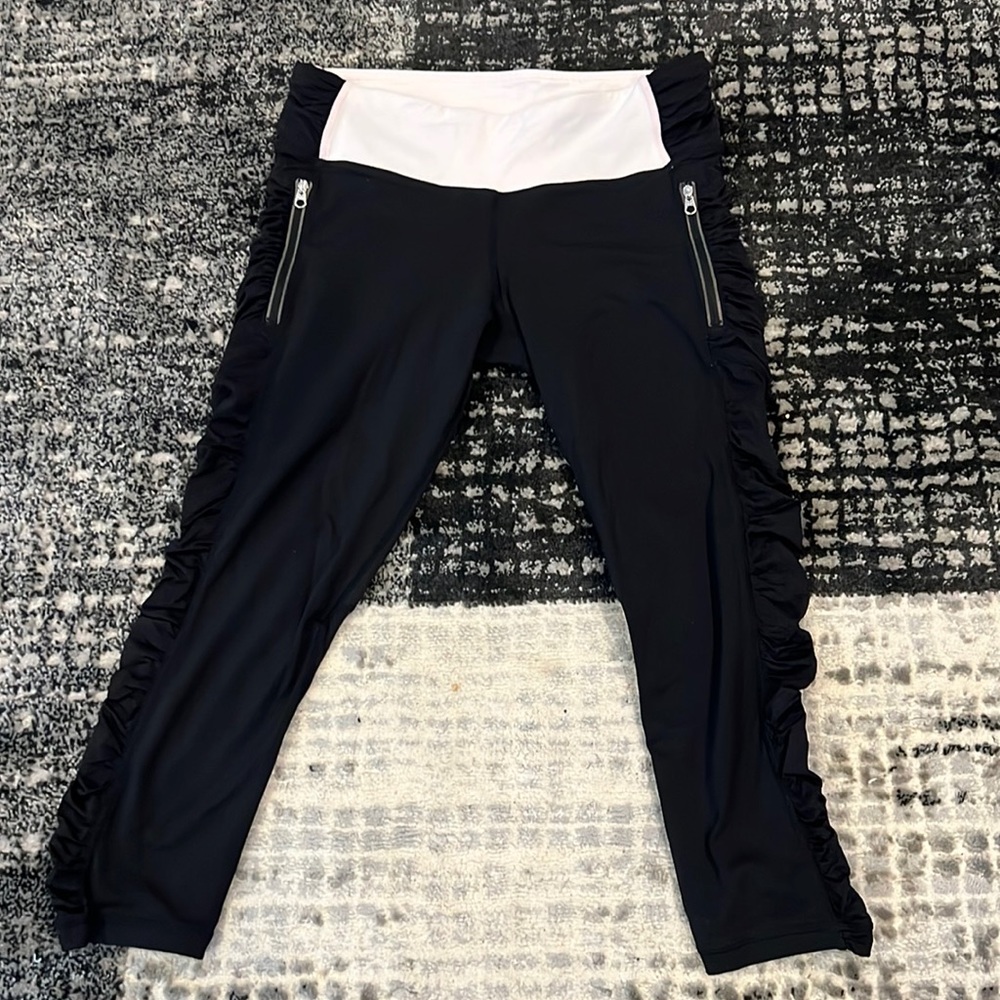 Lululemon sz 6 capri leggings